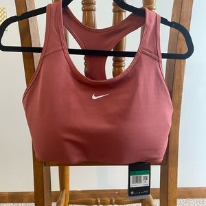Women’s XL Nike sports bra with tags